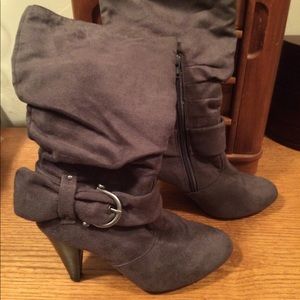 GREY FAUX SUEDE BOOTS 7 1/2